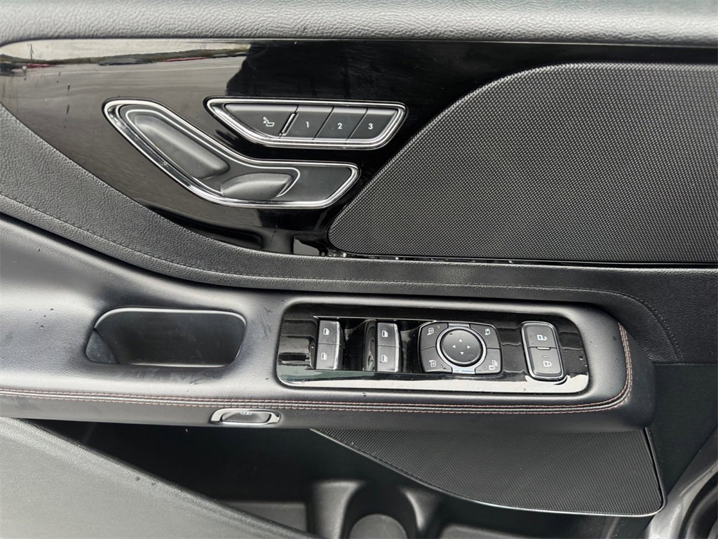 Used 2021 Lincoln Aviator 2WD w/ Elements Package image 19