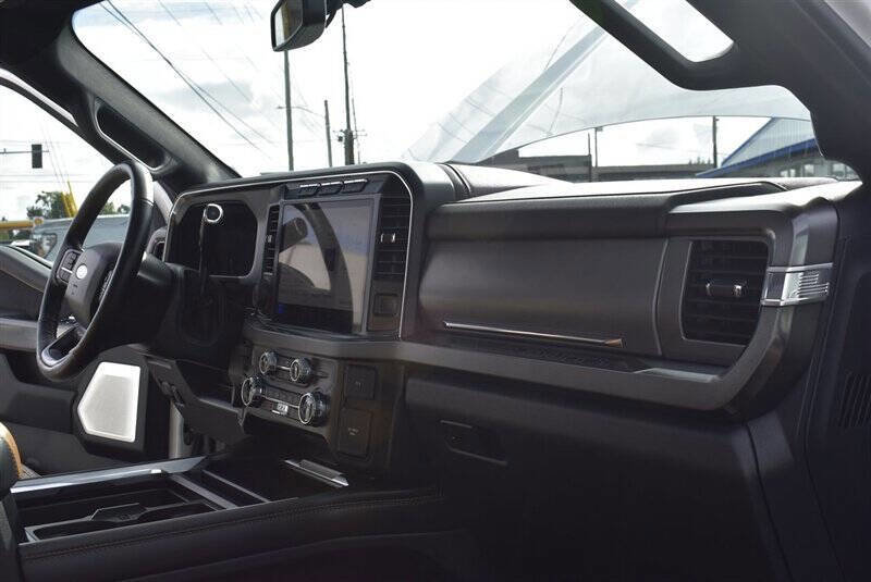 Used 2024 Ford F350 Platinum image 32