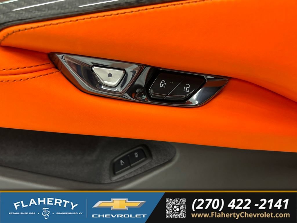 Used 2025 Chevrolet Corvette Z06 RWD image 18