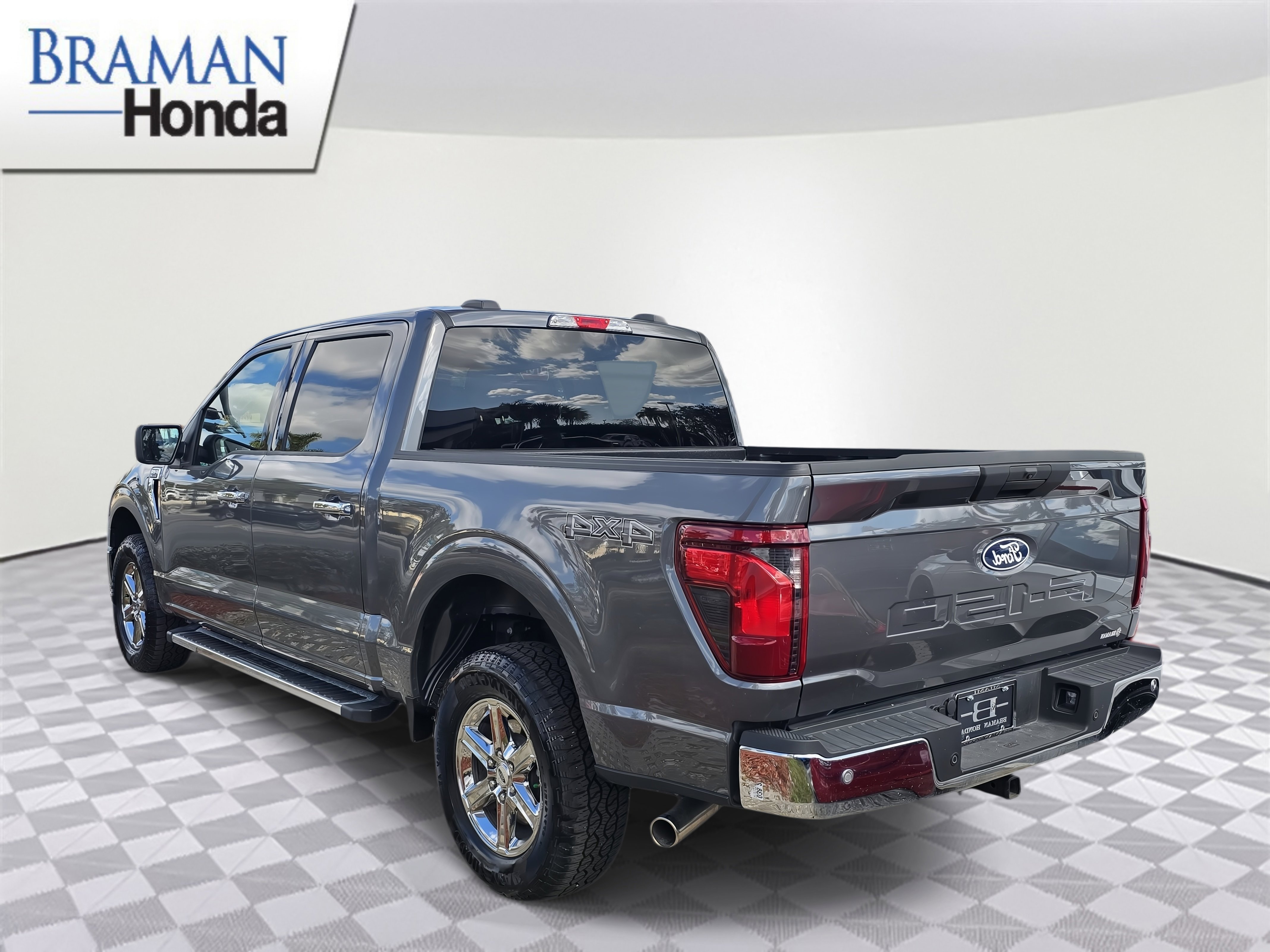 Used 2025 Ford F150 XLT w/ Equipment Group 301A Standard image 4