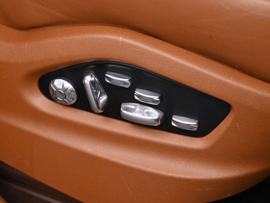 Used 2021 Porsche Cayenne Turbo w/ Premium Package Plus image 31