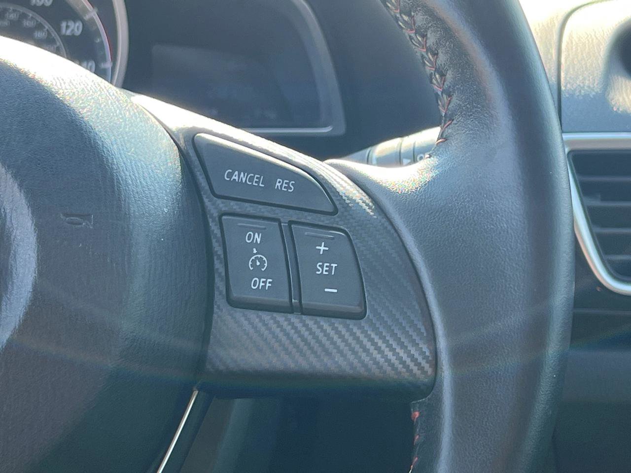 Used 2015 MAZDA MAZDA3 i Touring image 20