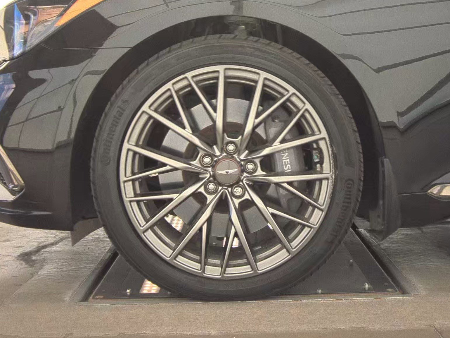 Used 2019 Genesis G80 3.3T Sport RWD image 9