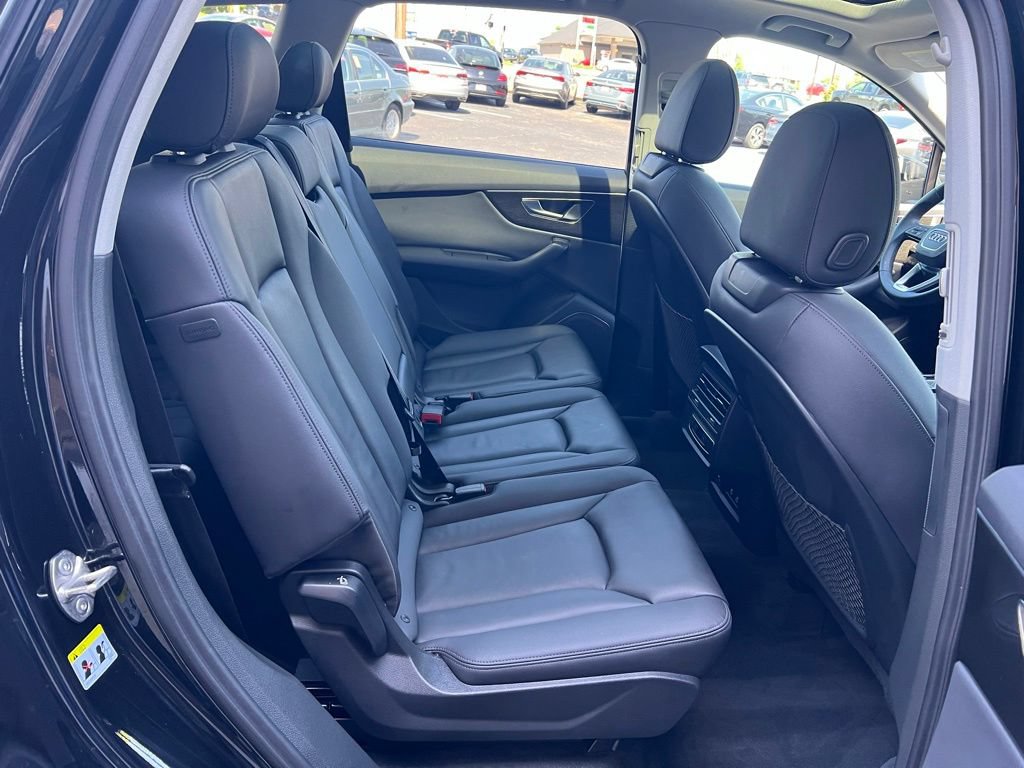 Used 2023 Audi Q7 3.0T Premium w/ Convenience Package AWD/4WD image 22