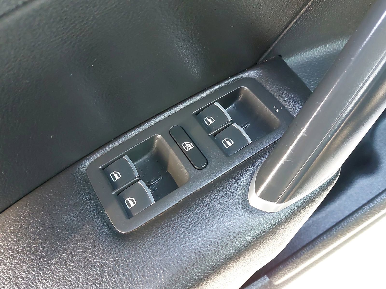 Used 2022 Volkswagen Passat 2.0T SE image 26