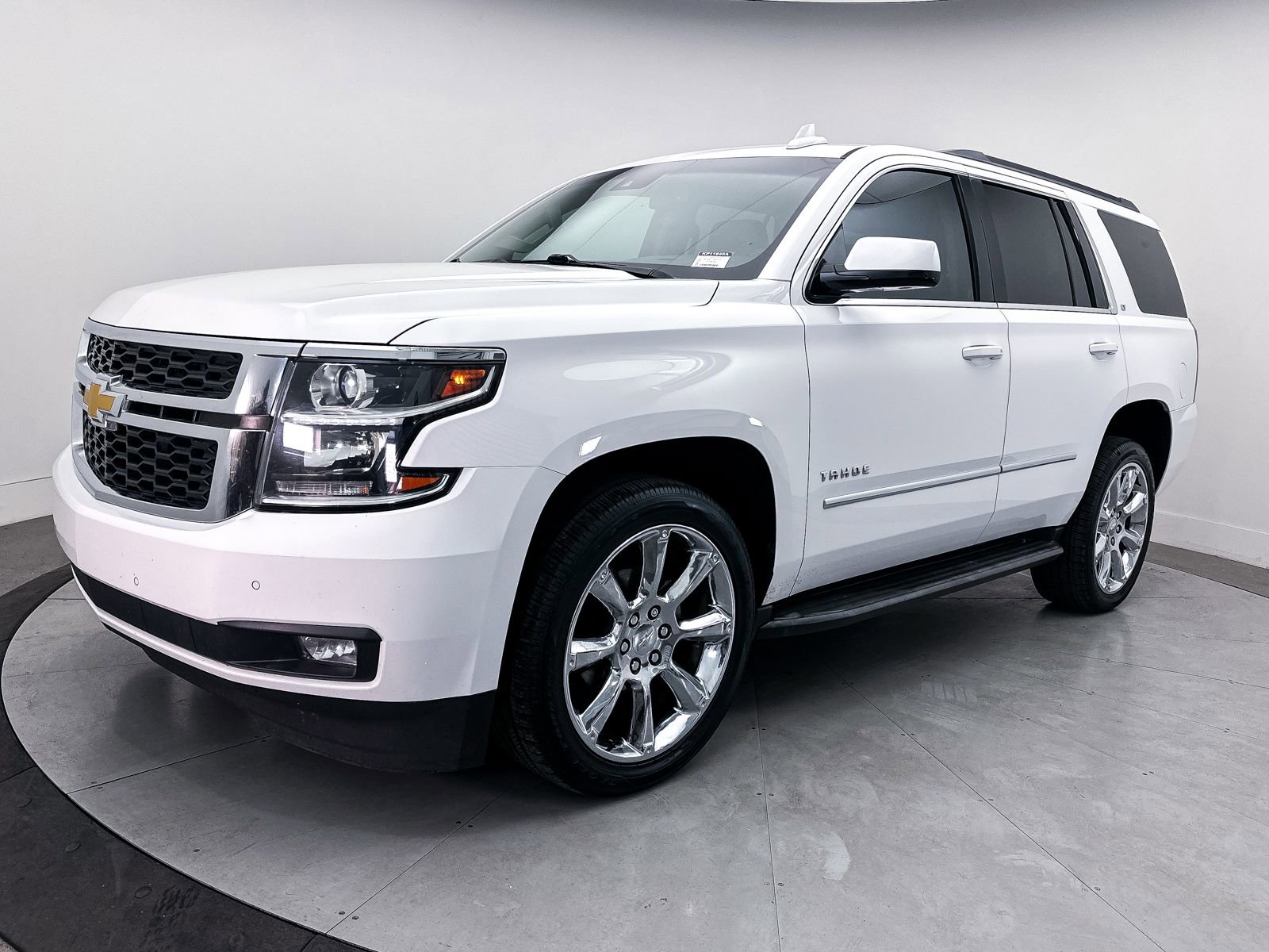 Used 2015 Chevrolet Tahoe LT w/ Luxury Package RWD image 15