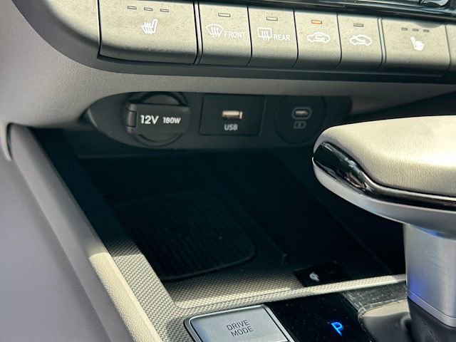 Used 2025 Hyundai Elantra SEL FWD image 25