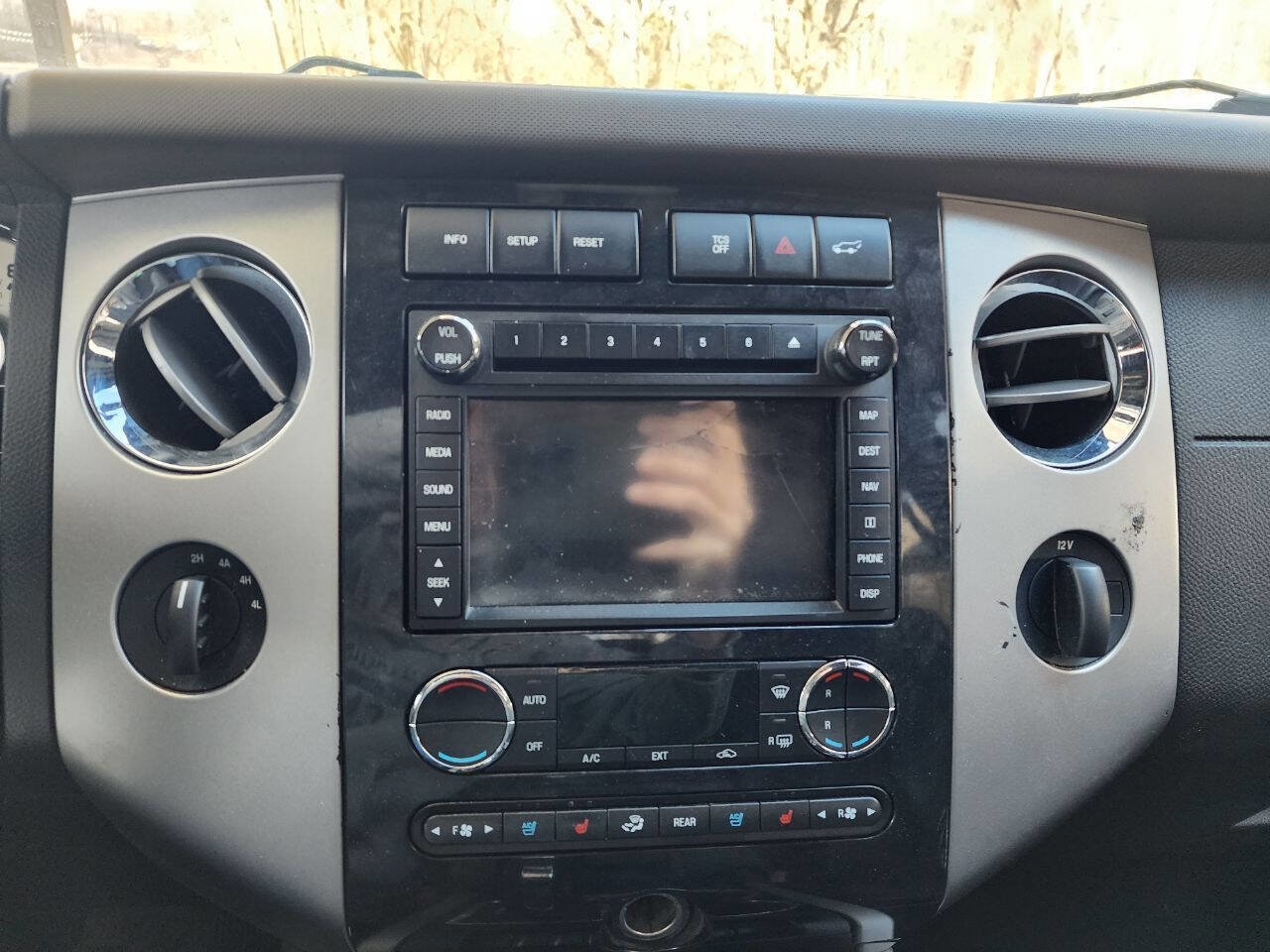 Used 2013 Ford Expedition Limited image 14