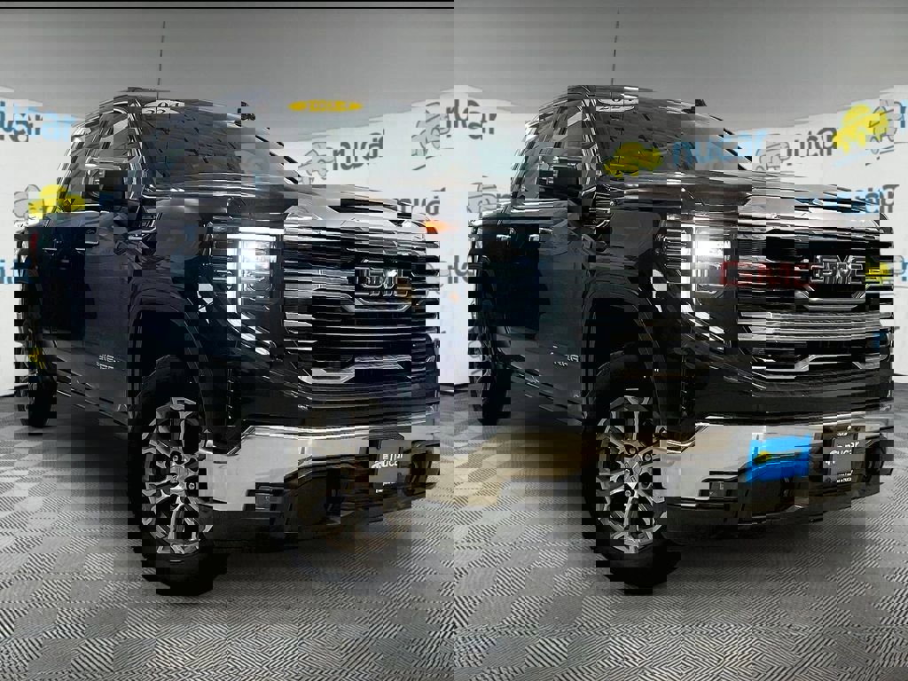 Used 2024 GMC Sierra 1500 SLT image 1