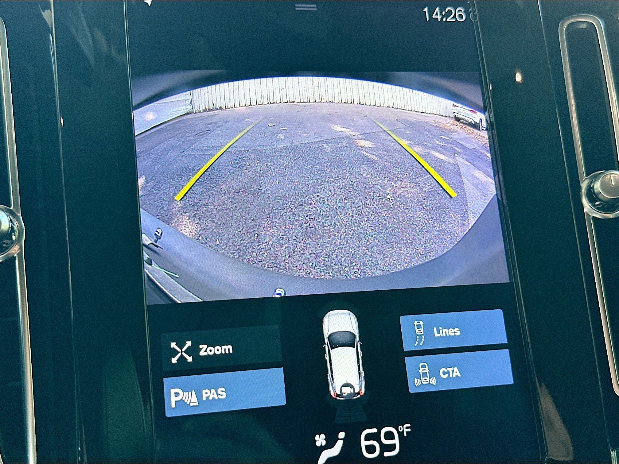 Used 2020 Volvo XC40 T5 Momentum w/ Protection Package Premier image 13