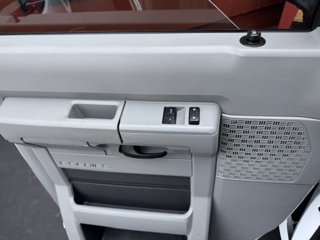 Used 2024 Ford E-450 and Econoline 450 Super Duty w/ Power Windows & Locks Group RWD image 17