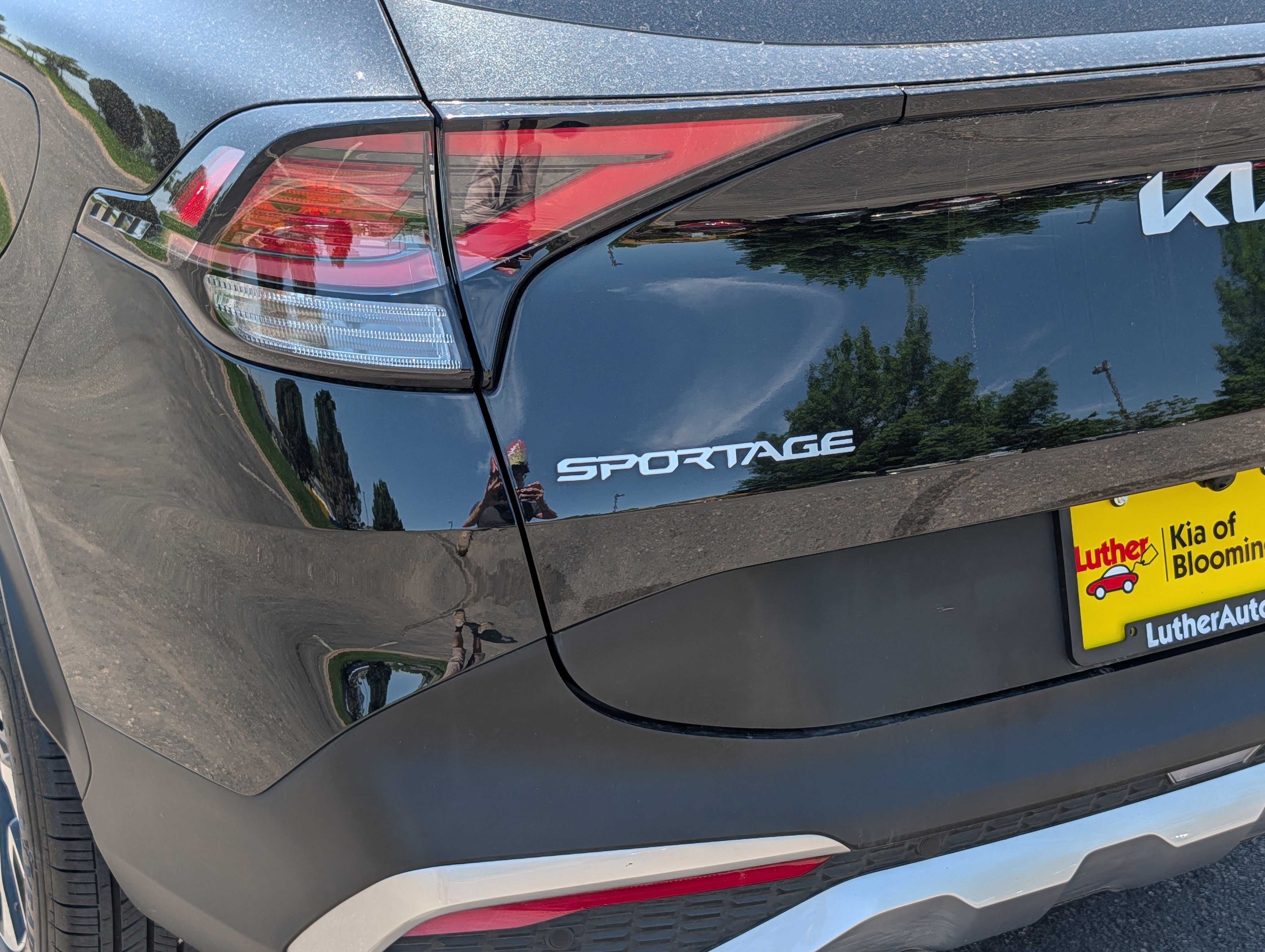 Certified 2023 Kia Sportage EX AWD/4WD image 17