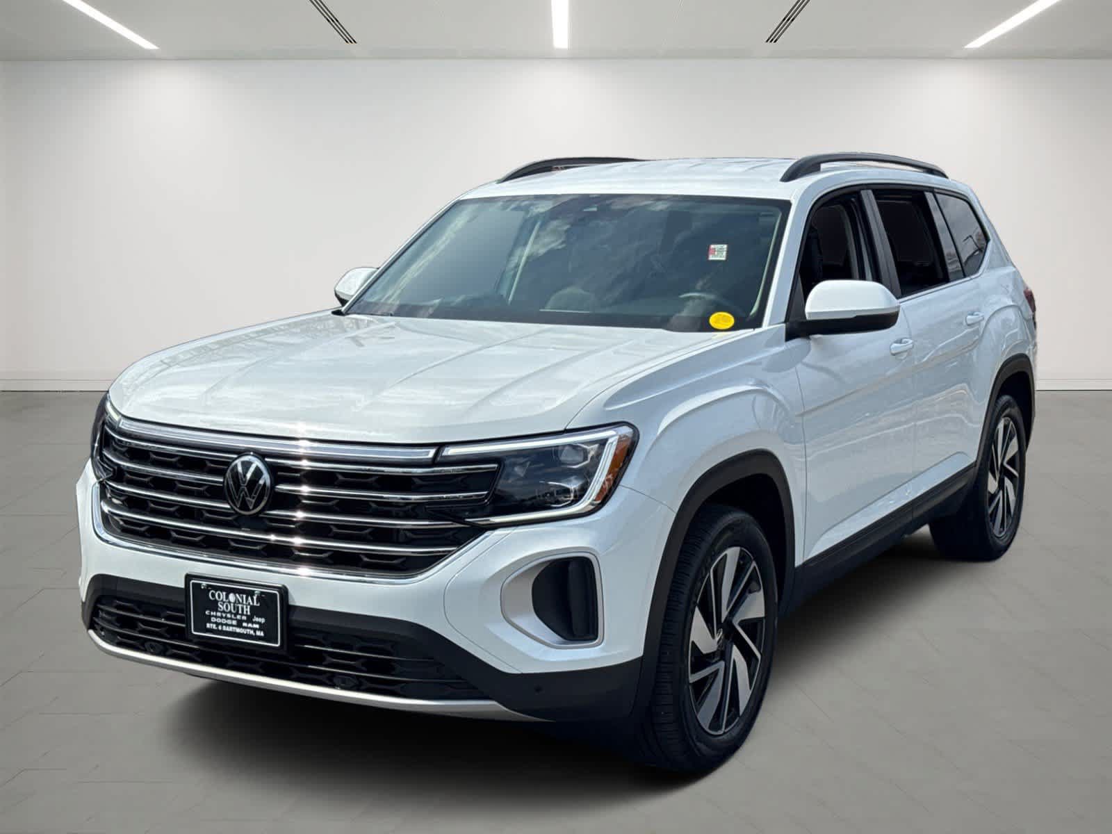 Used 2025 Volkswagen Atlas SE AWD/4WD image 1