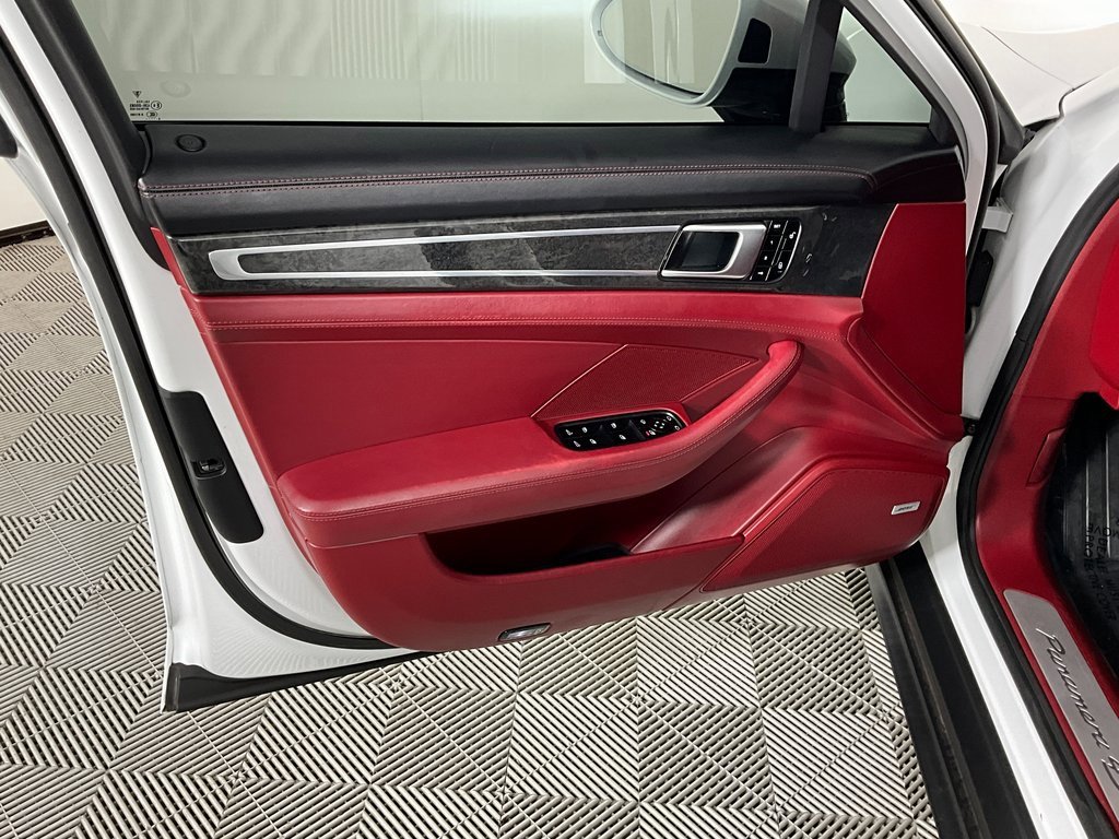 Used 2017 Porsche Panamera 4S image 19