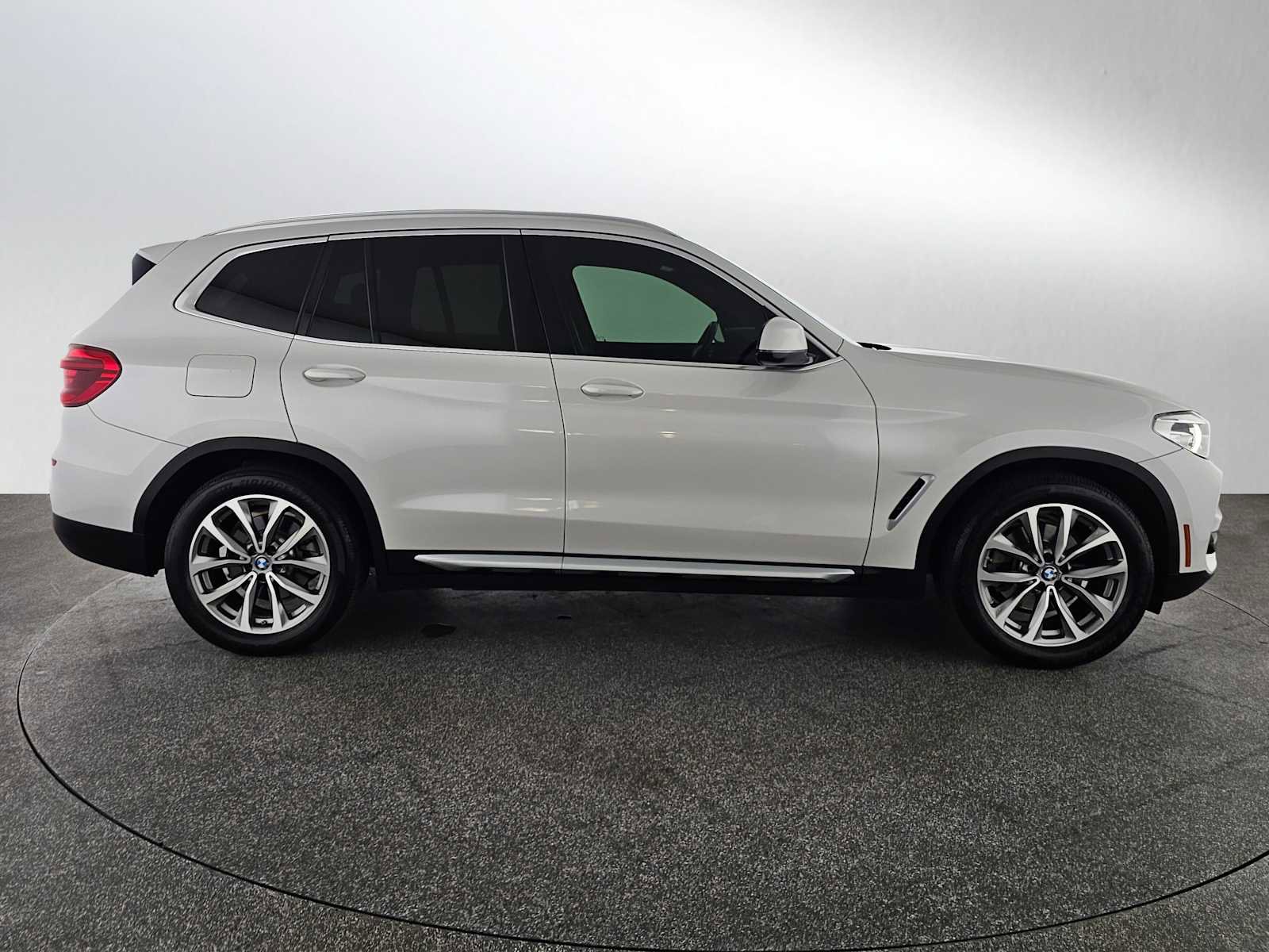 Used 2019 BMW X3 sDrive30i image 2