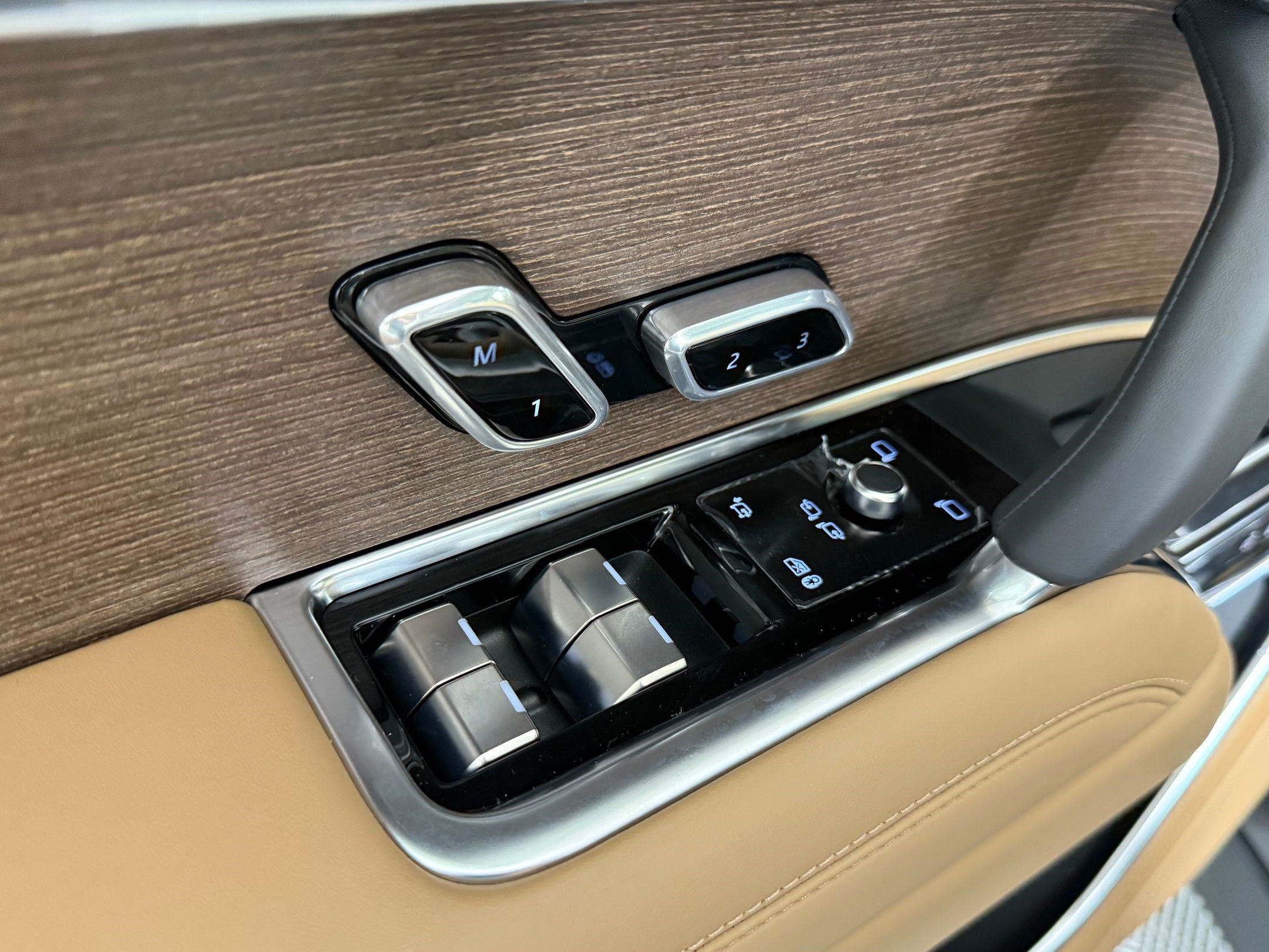 New 2026 Land Rover Range Rover SE AWD/4WD image 15
