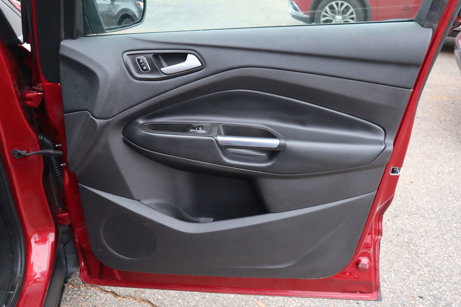 Used 2019 Ford Escape SE FWD image 14