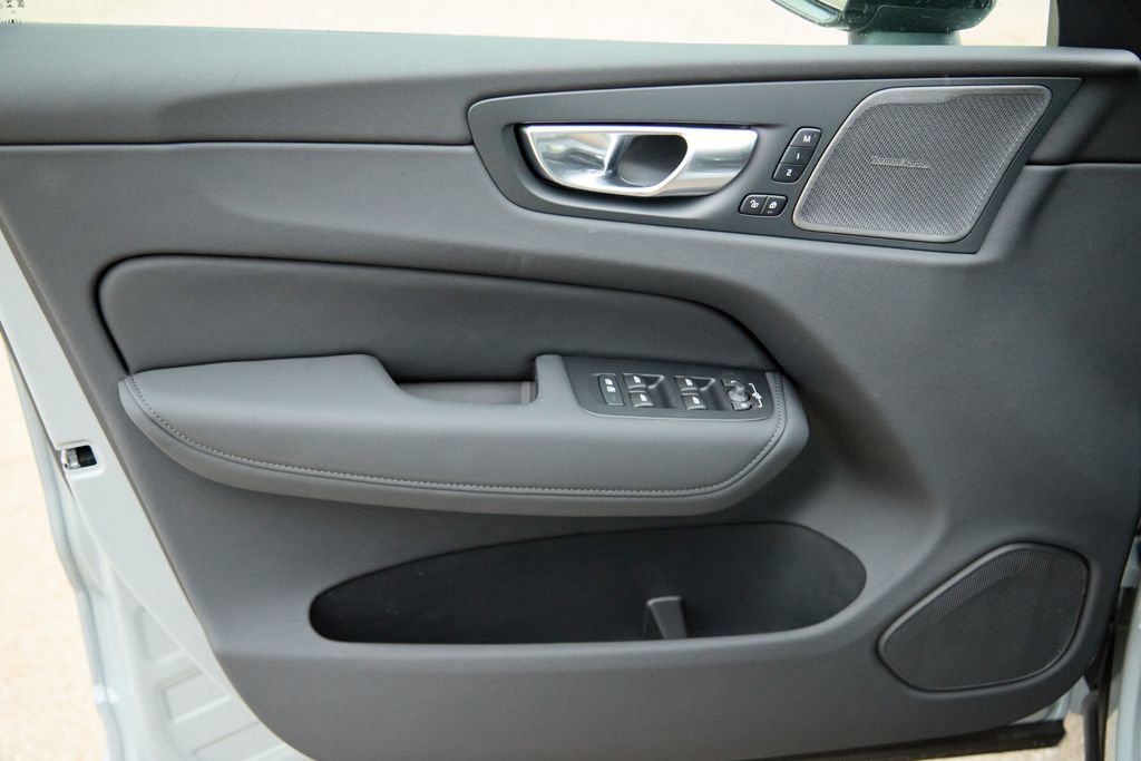 New 2026 Volvo XC60 B5 Ultra w/ Climate Package image 10