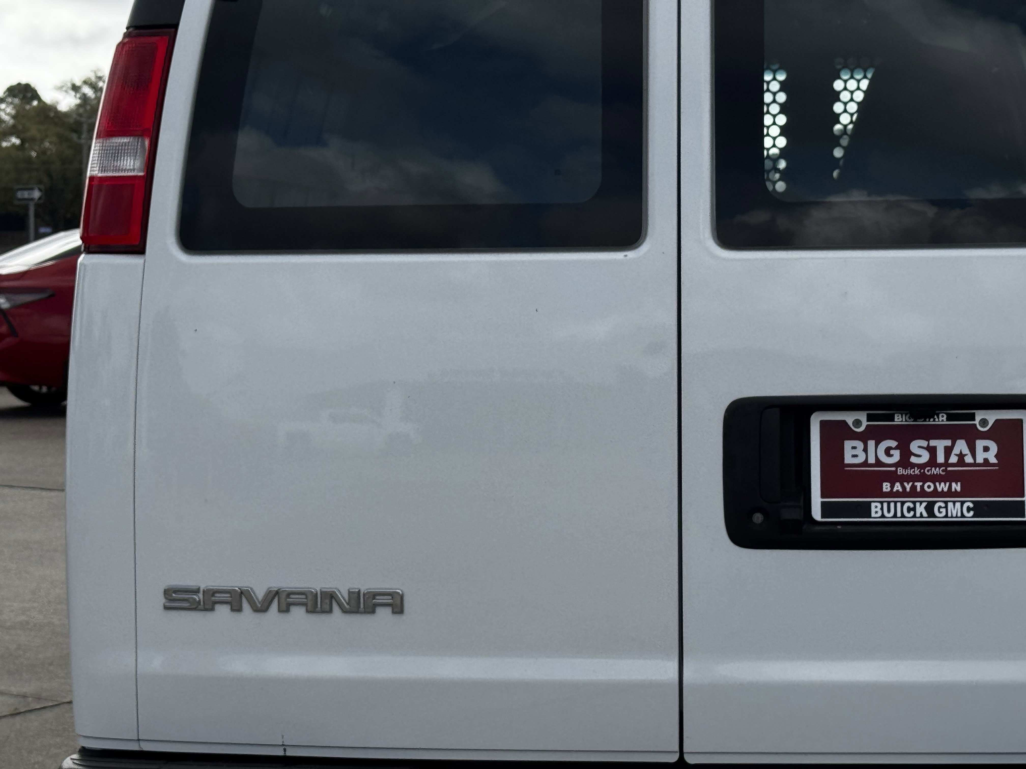 Used 2024 GMC Savana 2500 w/ Driver Convenience Package image 11