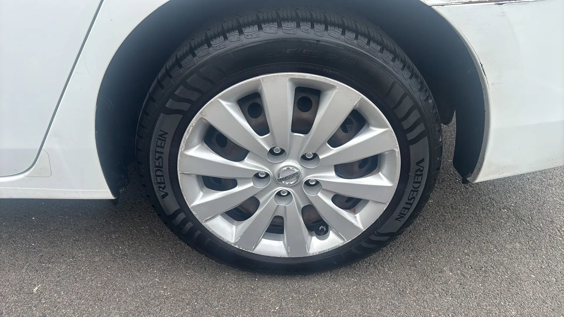 Used 2015 Nissan Sentra SV image 9