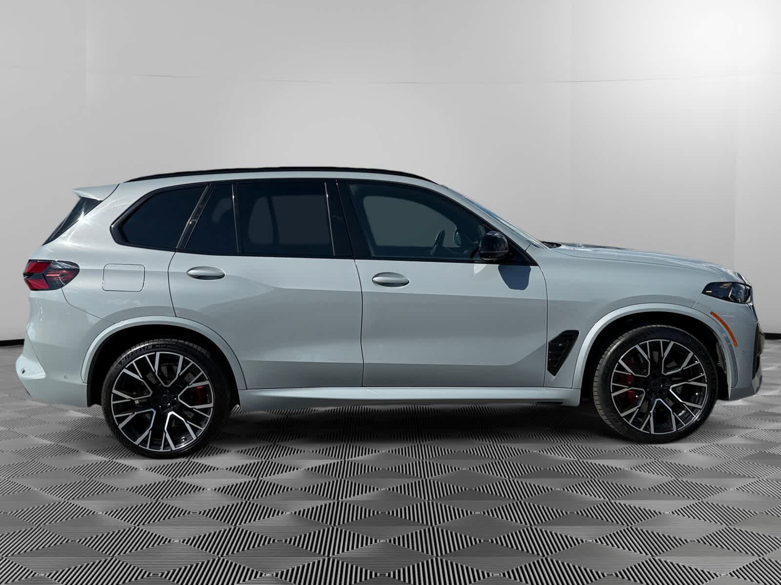 Used 2024 BMW X5 M Competition w/ Executive Package AWD/4WD image 6