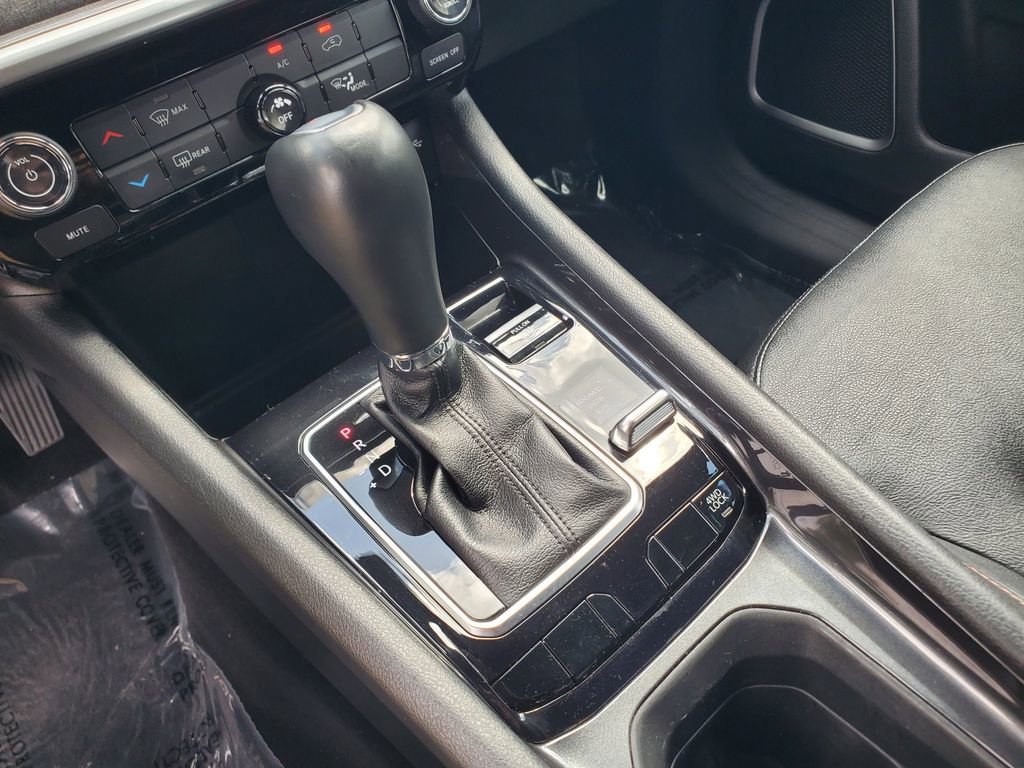 Used 2023 Jeep Compass Latitude image 32