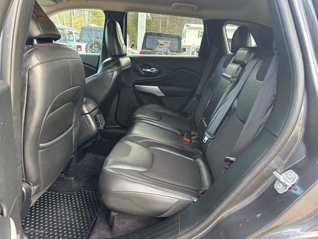 Used 2018 Jeep Cherokee Trailhawk w/ Cold Weather Group image 30