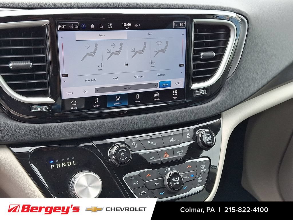 Used 2023 Chrysler Pacifica Touring-L FWD image 19