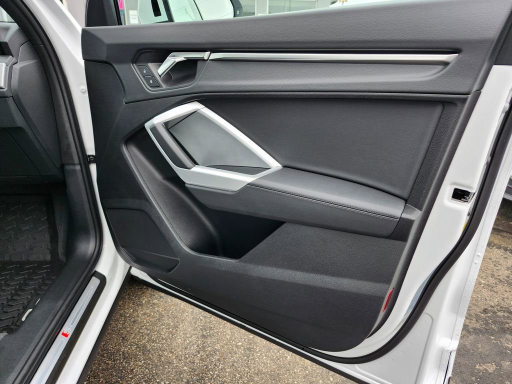 Certified 2025 Audi Q3 2.0T Premium w/ Convenience Package image 14