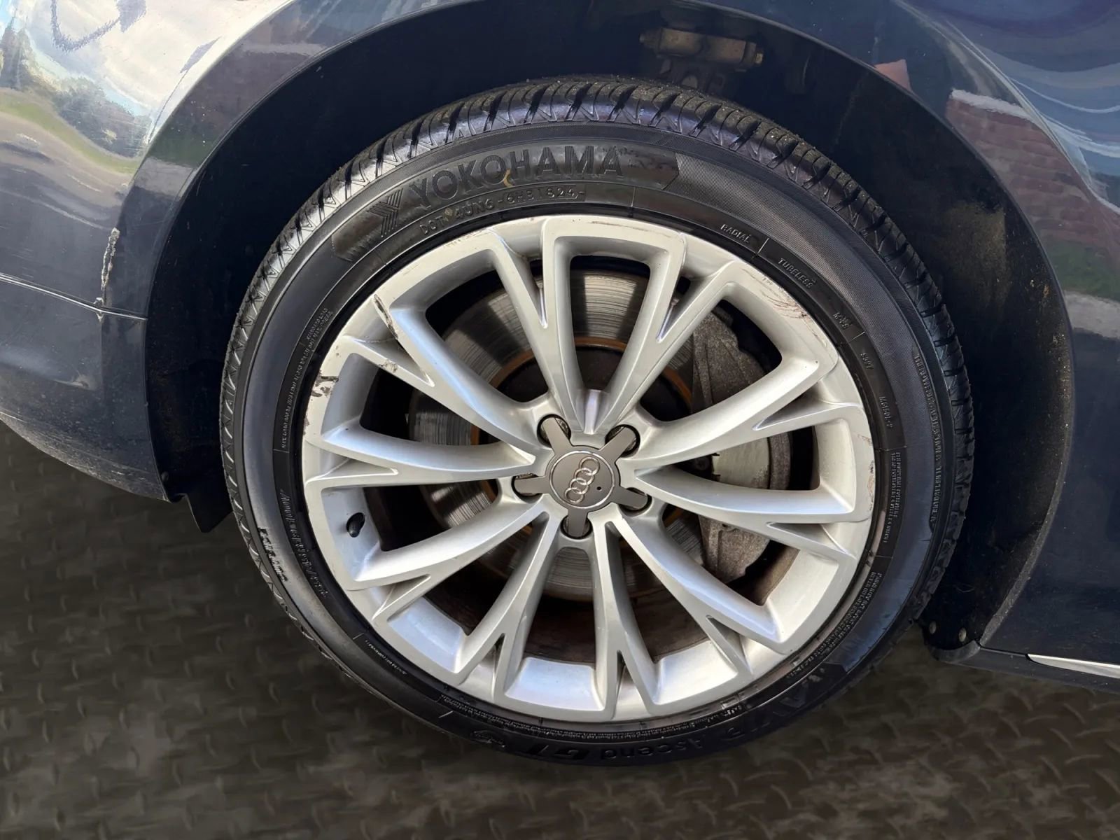 Used 2012 Audi A8 L 4.2 image 41