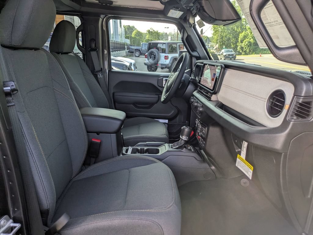 New 2026 Jeep Gladiator Sport AWD/4WD image 24