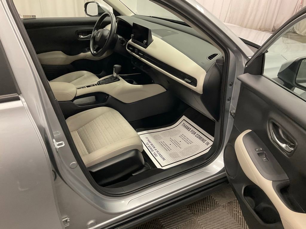 Used 2024 Honda HR-V LX image 27