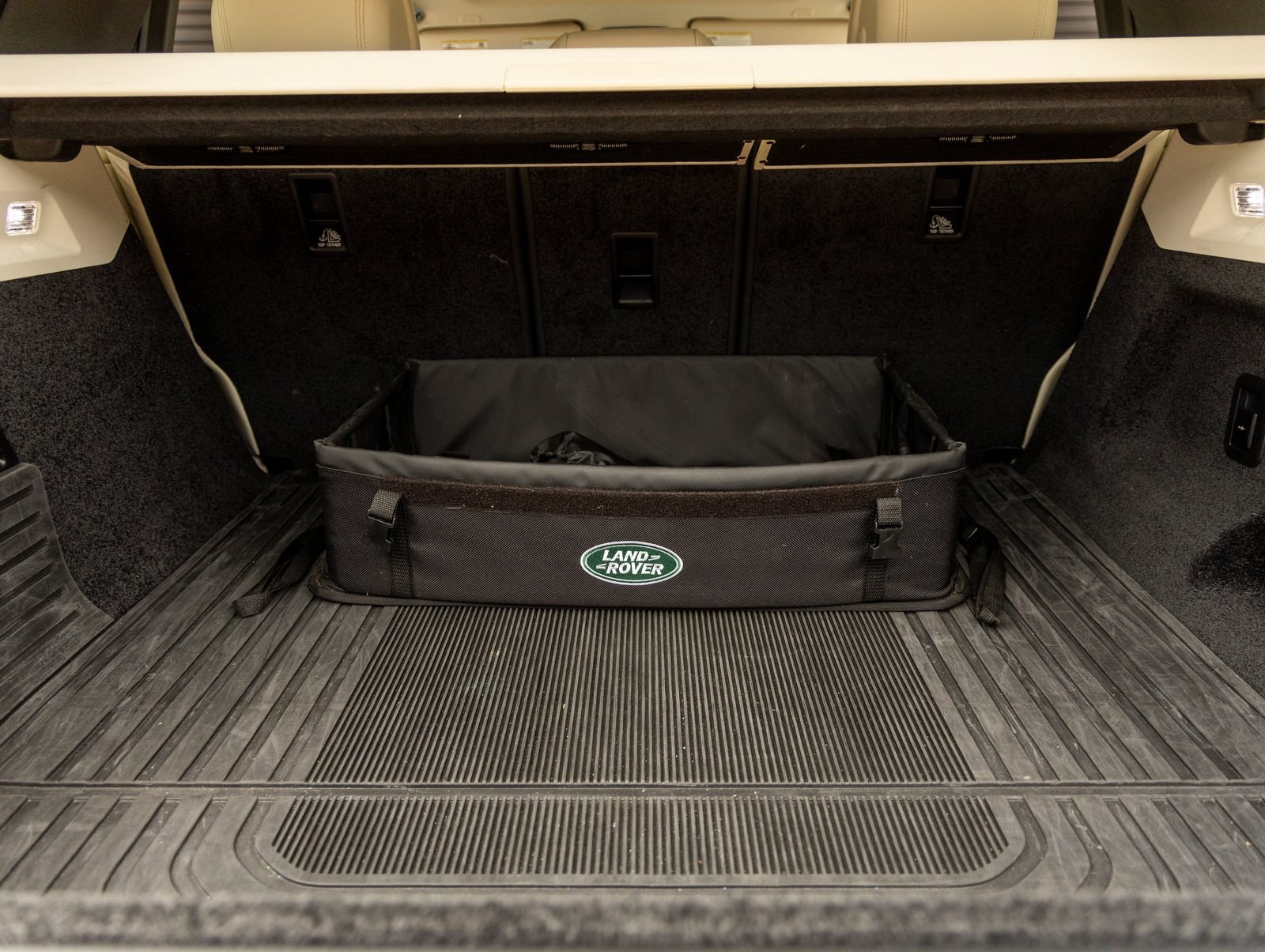Used 2025 Land Rover Range Rover SE AWD/4WD image 35