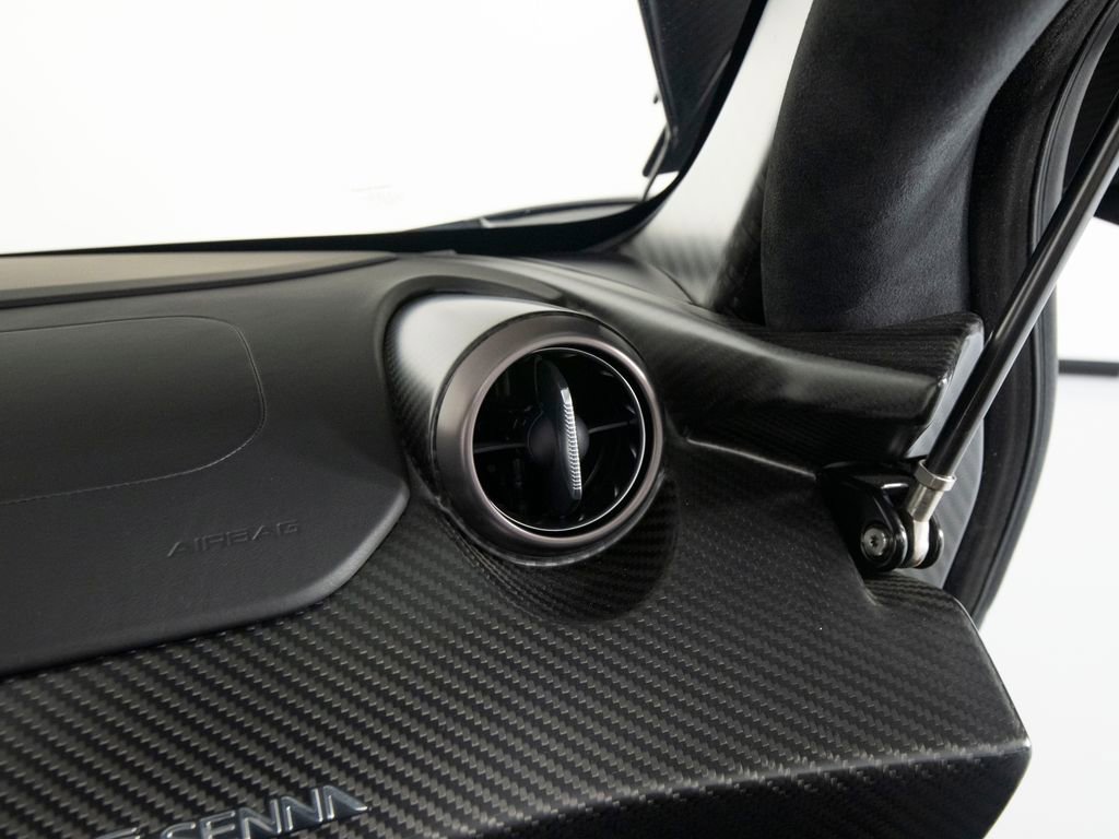 Used 2019 McLaren Senna image 51