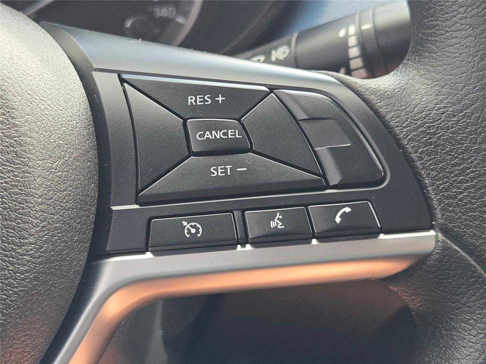 Used 2025 Nissan Versa SV FWD image 32