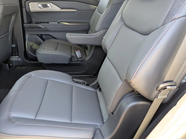 New 2026 Ford Explorer Active w/ Active Comfort Package image 14