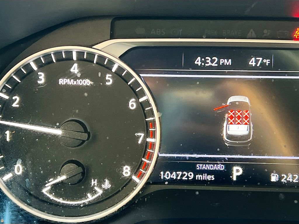 Used 2022 Nissan Pathfinder SV w/ SV Black Package image 10