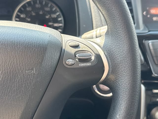 Used 2020 Nissan Pathfinder S FWD image 25