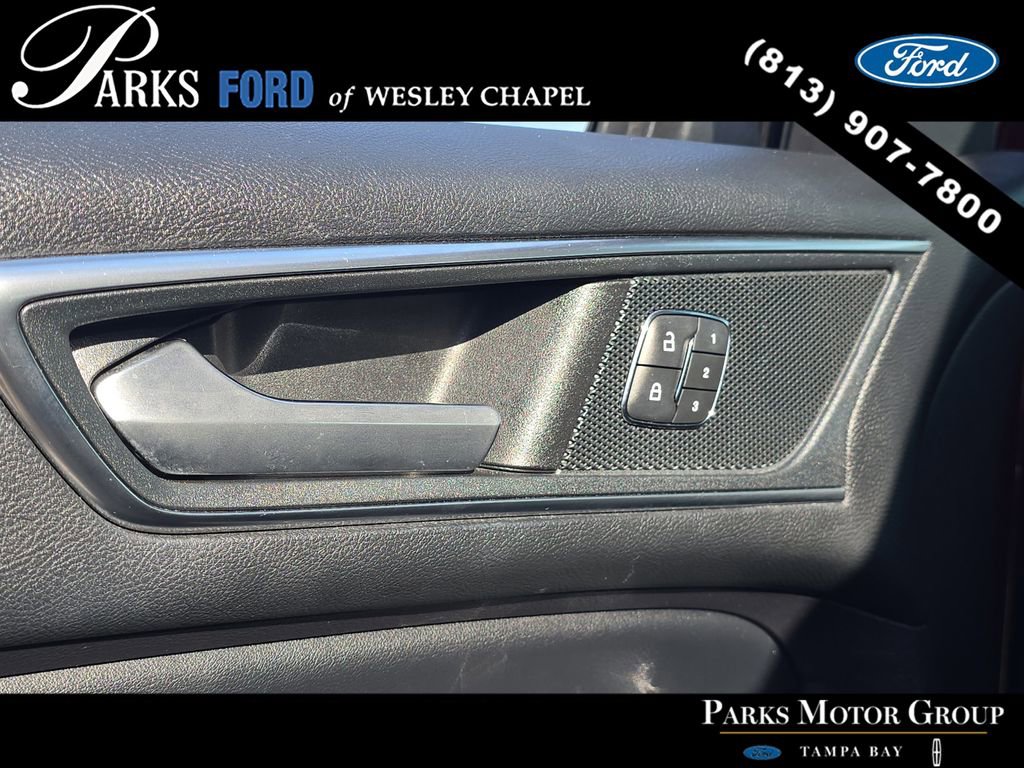 Certified 2018 Ford Edge Titanium w/ Technology Package image 18