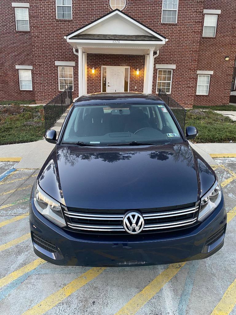 Used 2014 Volkswagen Tiguan S image 2