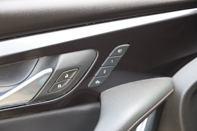 Used 2020 Chevrolet Blazer Premier w/ Driver Confidence II Package FWD image 25