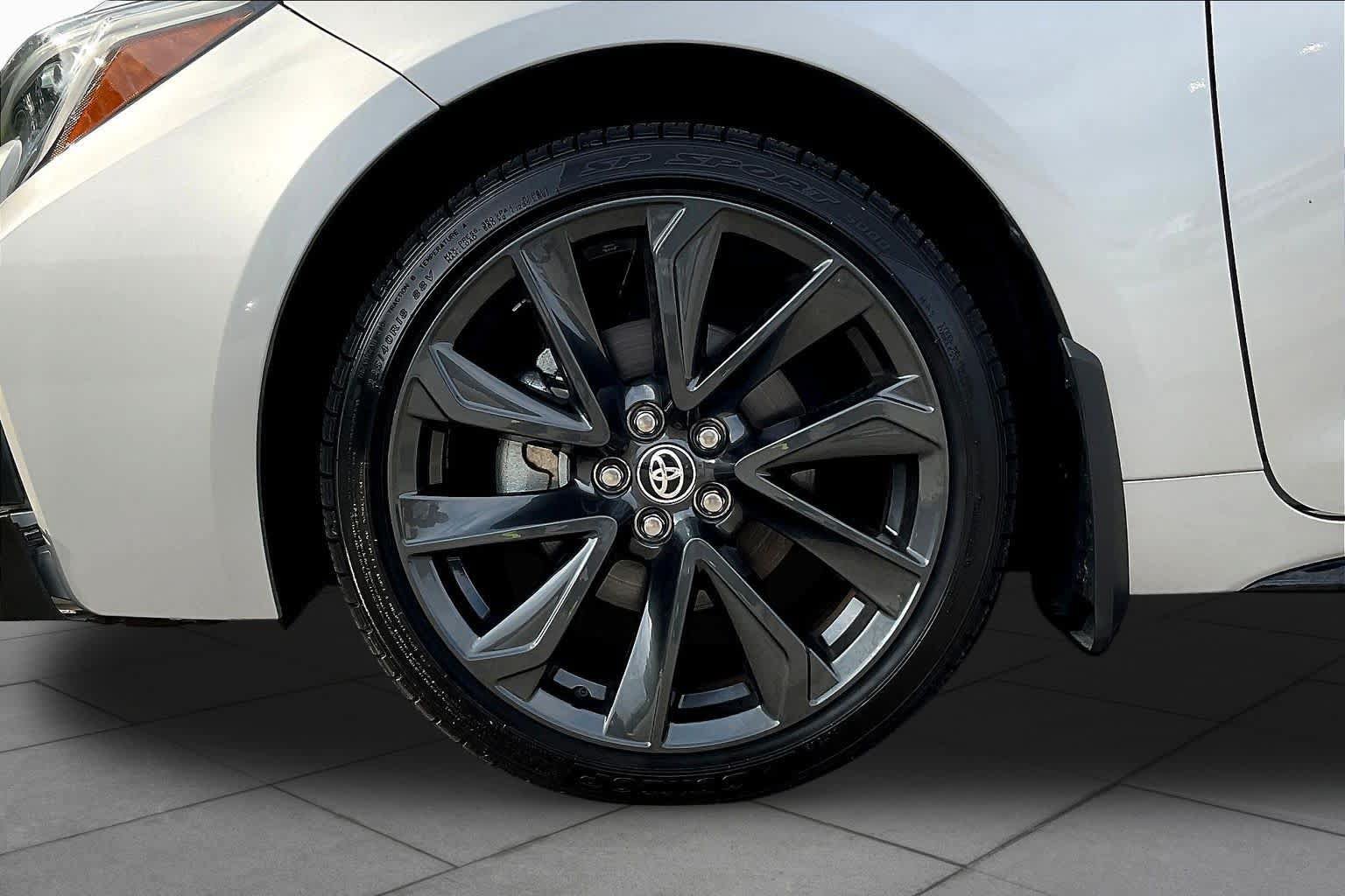 Used 2024 Toyota Corolla SE w/ SE Premium Package FWD image 9