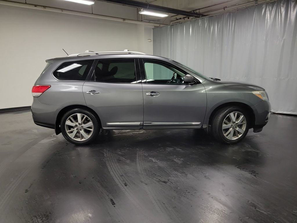 Used 2016 Nissan Pathfinder Platinum AWD/4WD image 10
