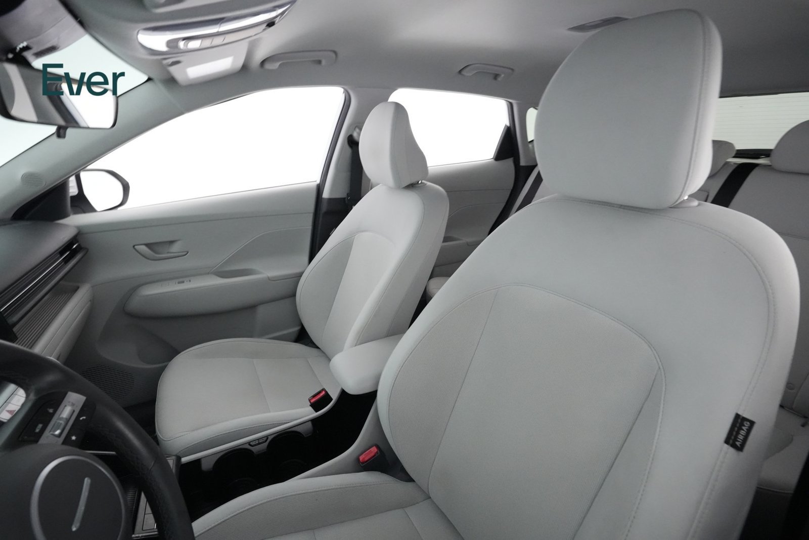 Used 2024 Hyundai Kona SEL FWD image 4