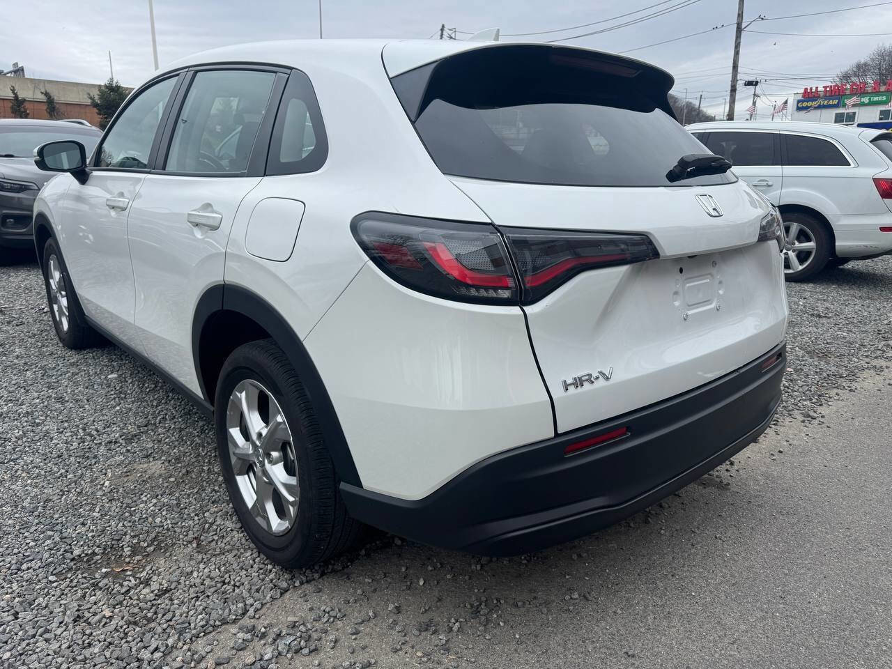 Used 2025 Honda HR-V LX image 7