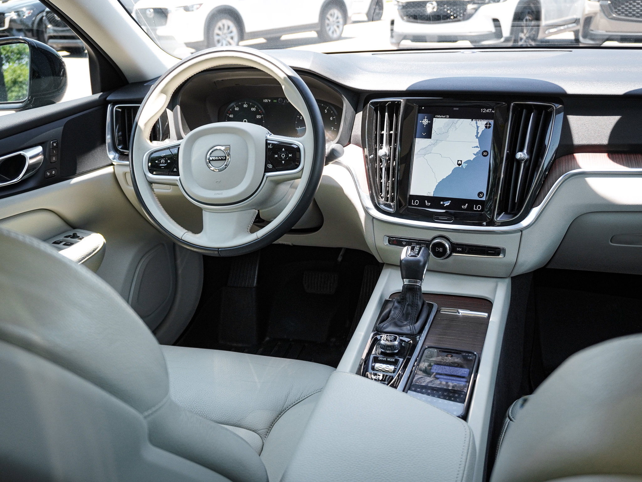 Used 2021 Volvo S60 T5 Momentum w/ Premium Package FWD image 29