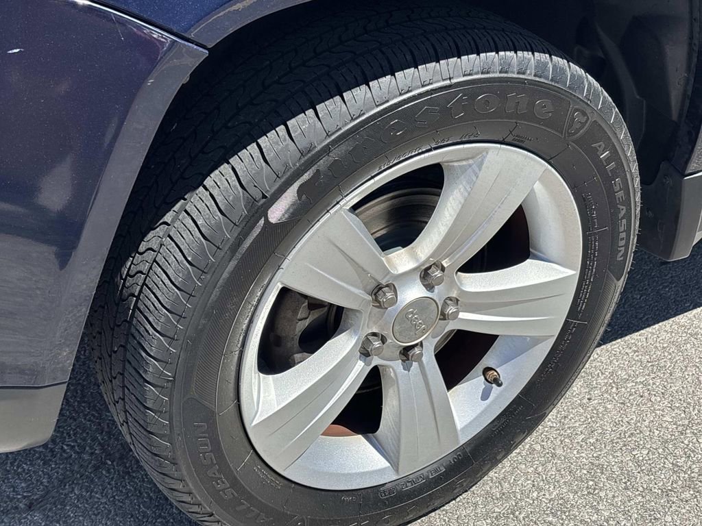 Used 2012 Jeep Compass Sport image 8
