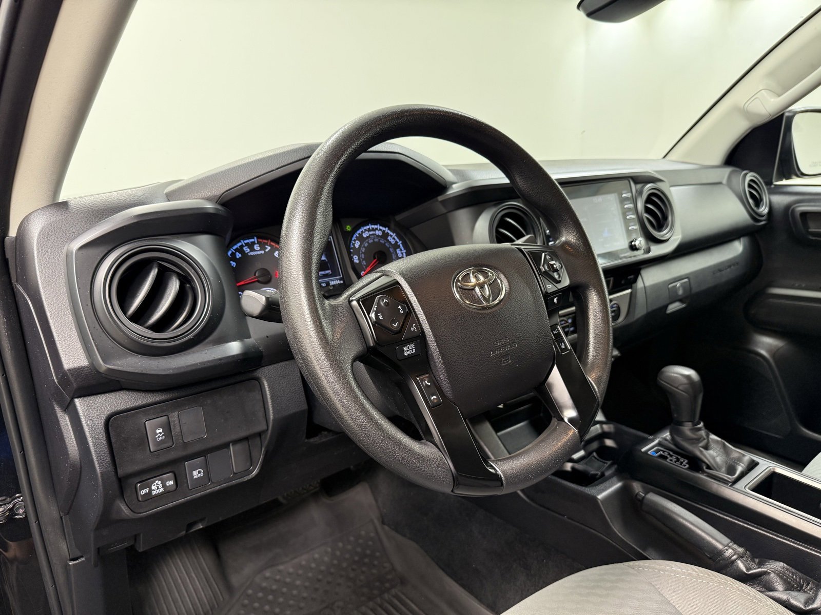 Used 2021 Toyota Tacoma SR image 14