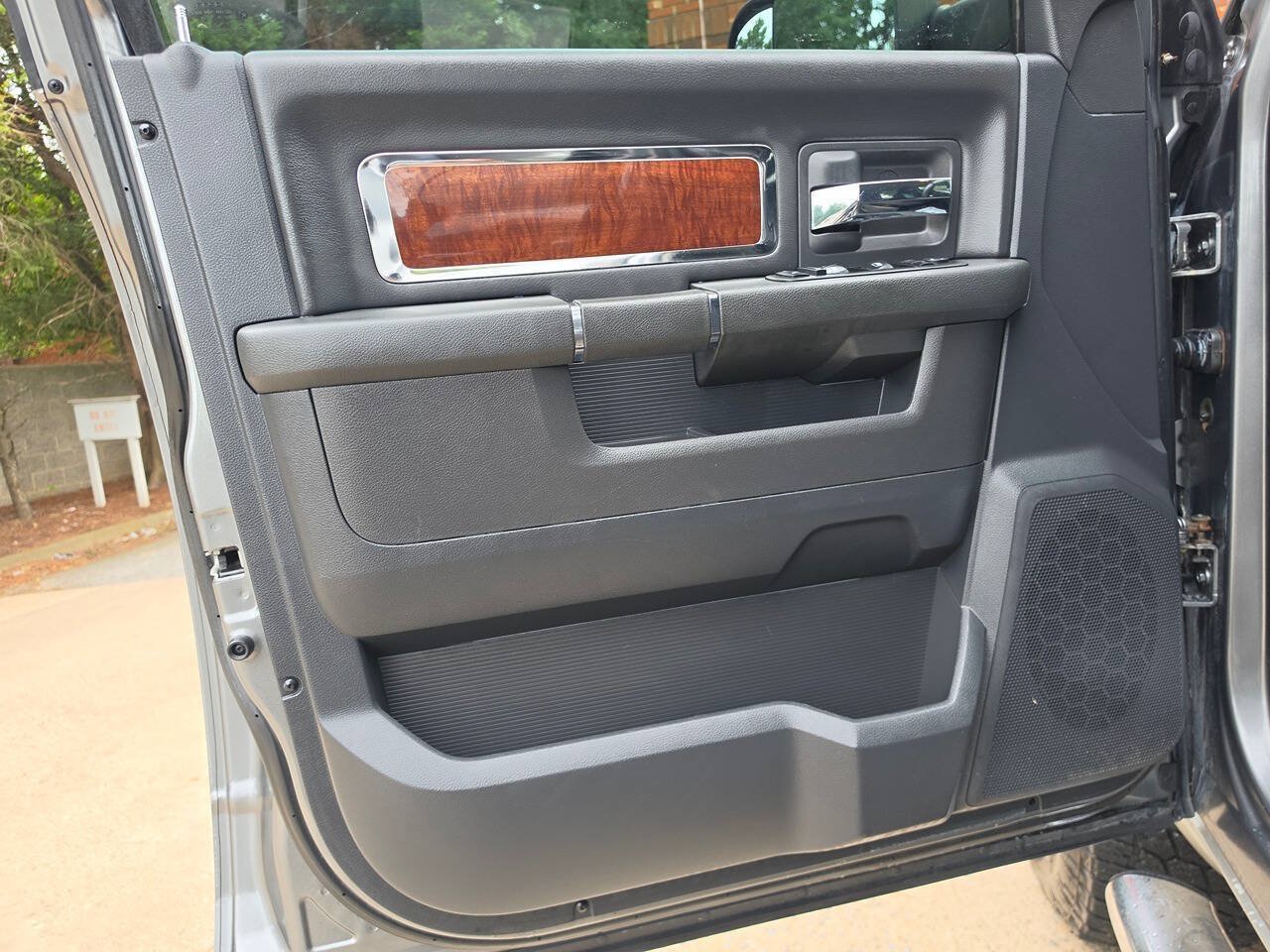 Used 2010 Dodge Ram 1500 Truck Laramie AWD/4WD image 21