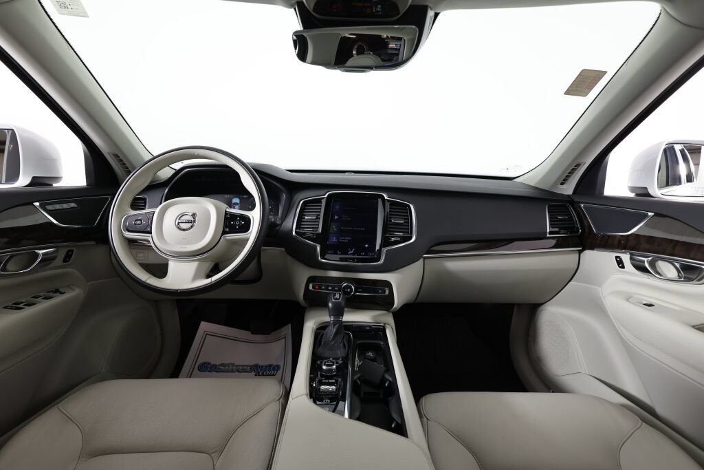 Used 2016 Volvo XC90 T6 Momentum w/ Momentum Plus Package AWD/4WD image 28